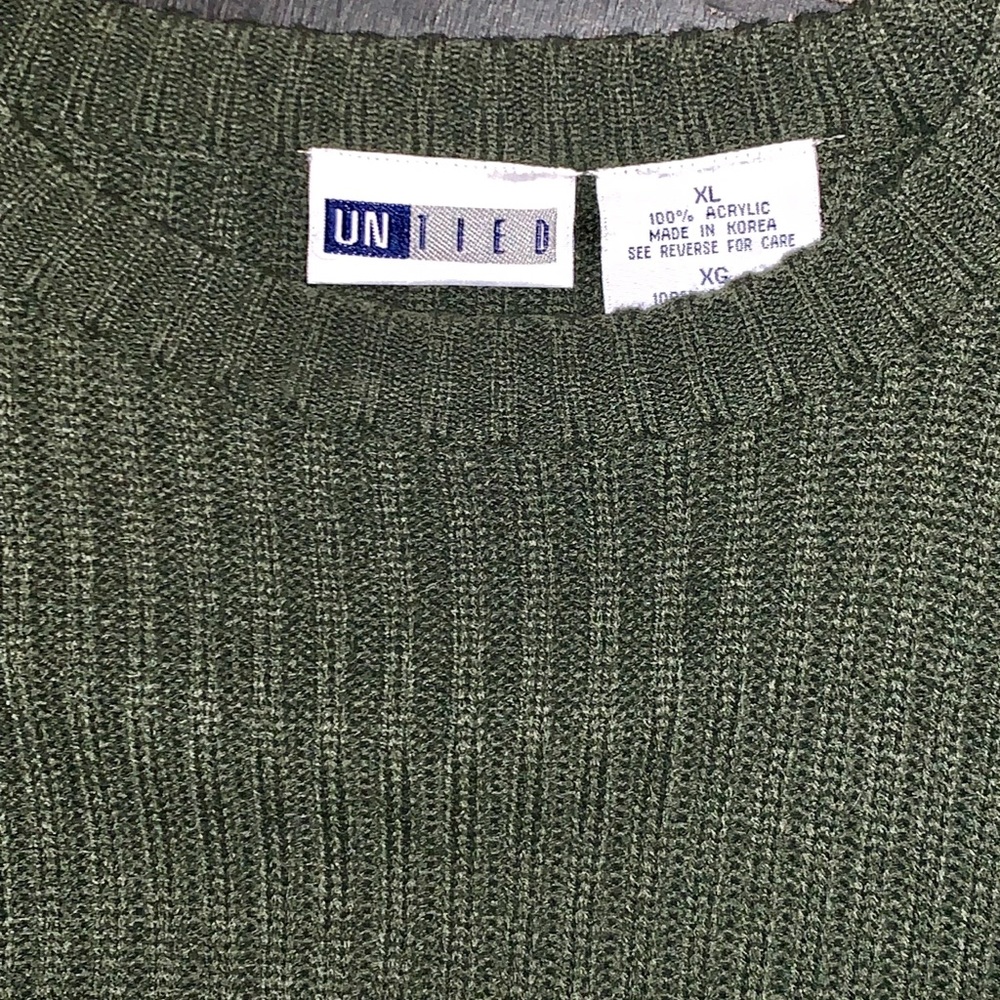 Sweater - Picture 2 of 4